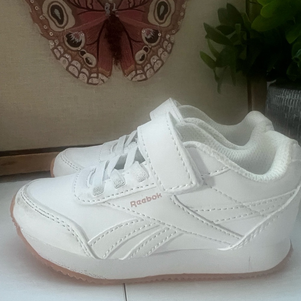 Baby Reeboks - Picture 3 of 6